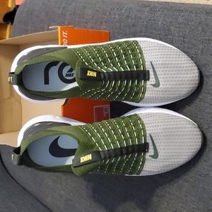 NWOT Nike shoes